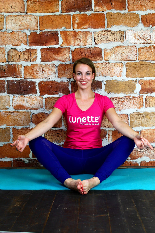 7 Yoga Posen, die helfen Regelschmerzen zu lindern